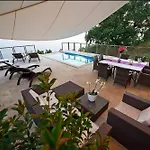 Maranata-5 Stars-pool-spa-gym-free Parking-privacy *
