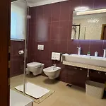 Maranata-5 Stars-pool-spa-gym-free Parking-privacy