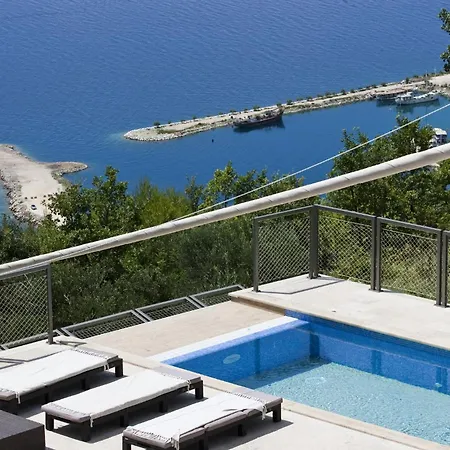 Maranata-5 Stars-pool-spa-gym-free Parking-privacy וילה