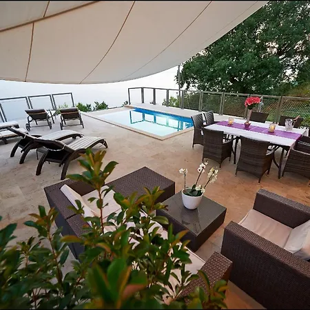 Maranata-5 Stars-pool-spa-gym-free Parking-privacy *