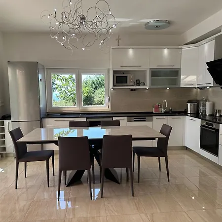Villa Maranata-5 Stars-pool-spa-gym-free Parking-privacy Jesenice (Split-Dalmatia)