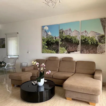 Maranata-5 Stars-pool-spa-gym-free Parking-privacy *