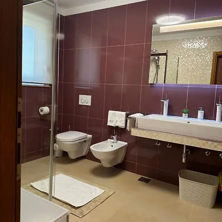 Maranata-5 Stars-pool-spa-gym-free Parking-privacy