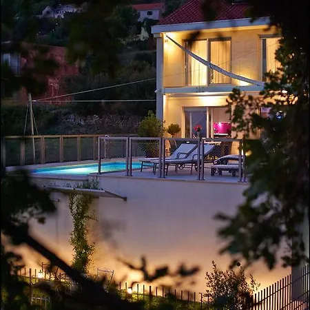 Maranata-5 Stars-pool-spa-gym-free Parking-privacy Jesenice