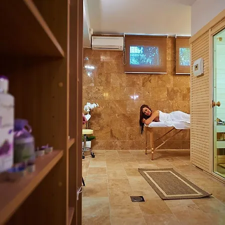 Maranata-5 Stars-pool-spa-gym-free Parking-privacy