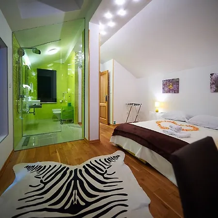 Villa Maranata-5 Stars-pool-spa-gym-free Parking-privacy Jesenice