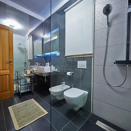 Villa Maranata-5 Stars-pool-spa-gym-free Parking-privacy *