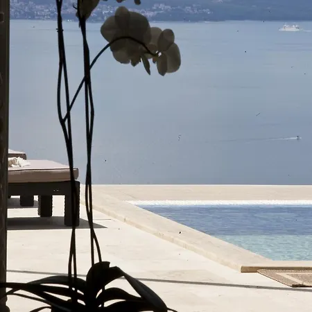 Maranata-5 Stars-pool-spa-gym-free Parking-privacy *