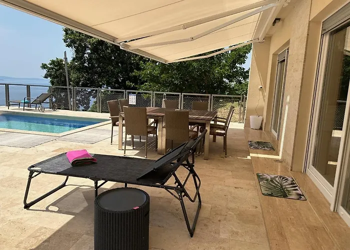 Villa Maranata-5 Stars-pool-spa-gym-free Parking-privacy *