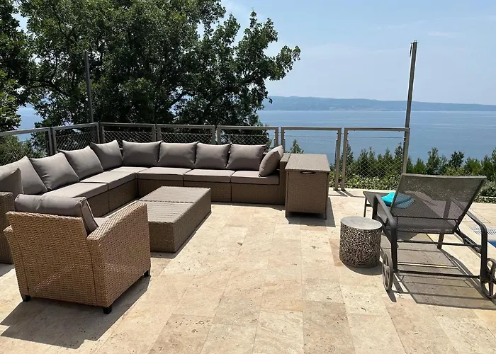 Villa Maranata-5 Stars-pool-spa-gym-free Parking-privacy