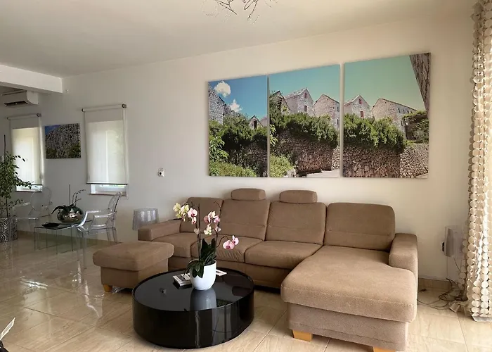 Maranata-5 Stars-pool-spa-gym-free Parking-privacy *