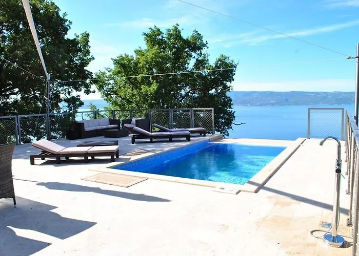 Villa Maranata-5 Stars-pool-spa-gym-free Parking-privacy Jesenice