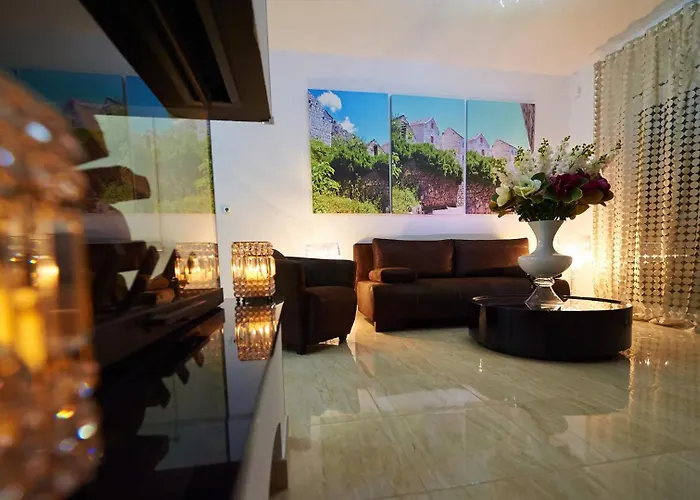 Maranata-5 Stars-pool-spa-gym-free Parking-privacy 예세니체