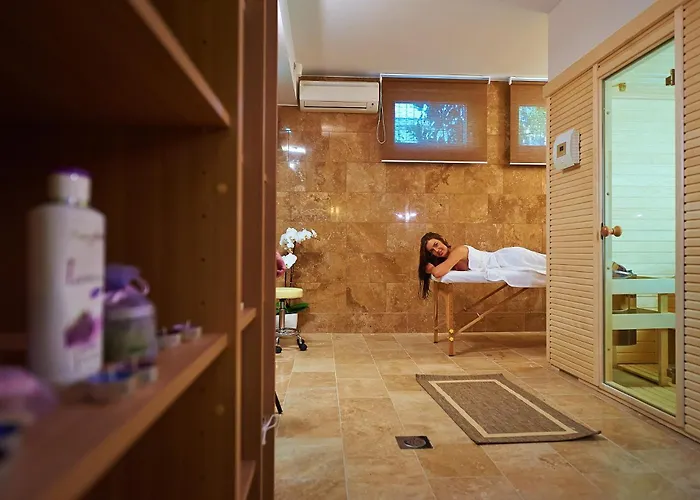 Maranata-5 Stars-pool-spa-gym-free Parking-privacy