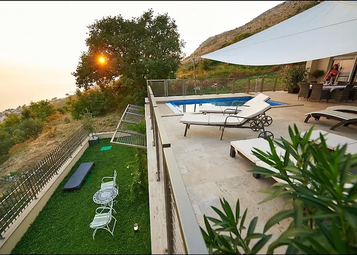 Villa Maranata-5 Stars-pool-spa-gym-free Parking-privacy