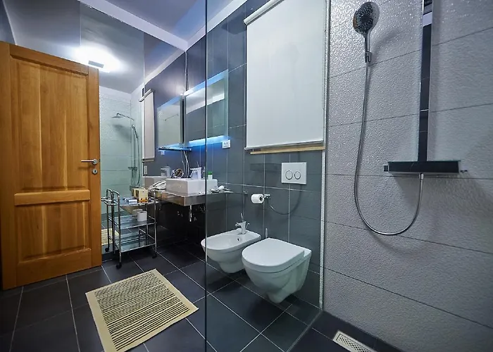 Villa Maranata-5 Stars-pool-spa-gym-free Parking-privacy *